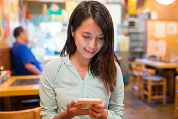 陌陌收购探探，微信在社交平台的地位是否会受到威胁？